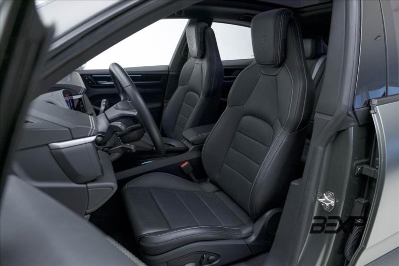 Porsche-MACAN-4