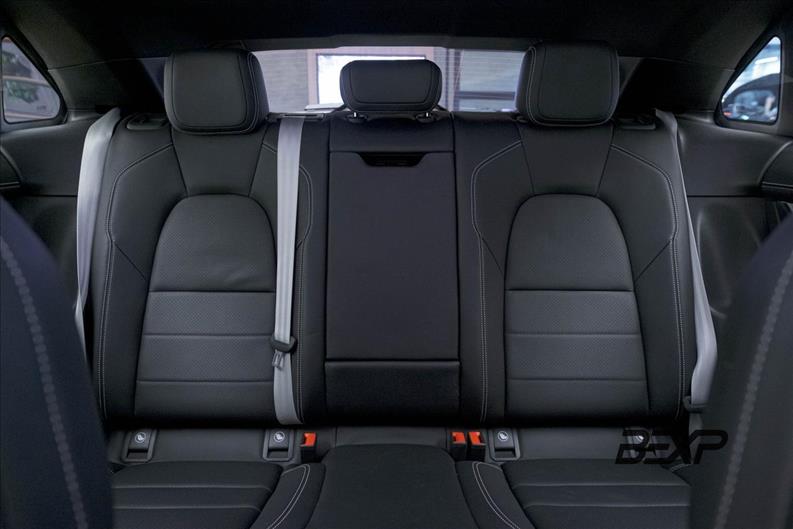 Porsche-MACAN-4