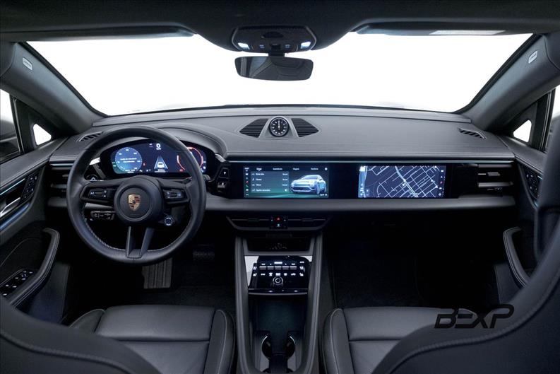 Porsche-MACAN-4