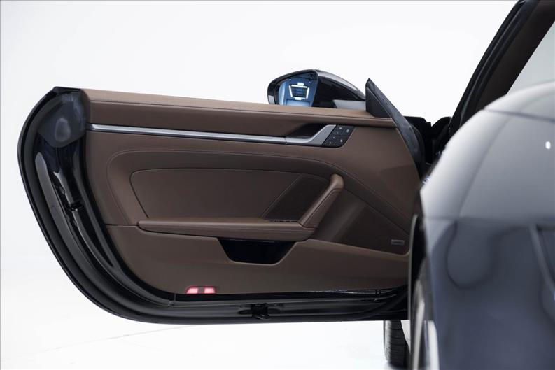 Porsche-911-3.0 24V H6 Carrera Cabriolet