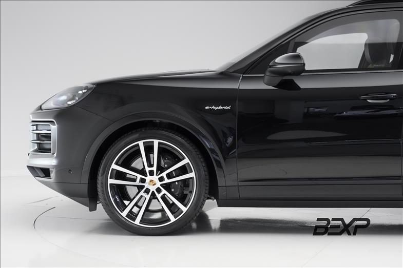 Porsche-CAYENNE-3.0 V6 E-hybrid AWD S