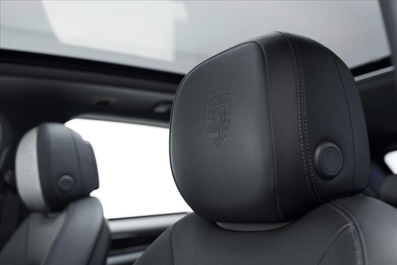 Porsche-CAYENNE-3.0 V6 E-hybrid AWD S