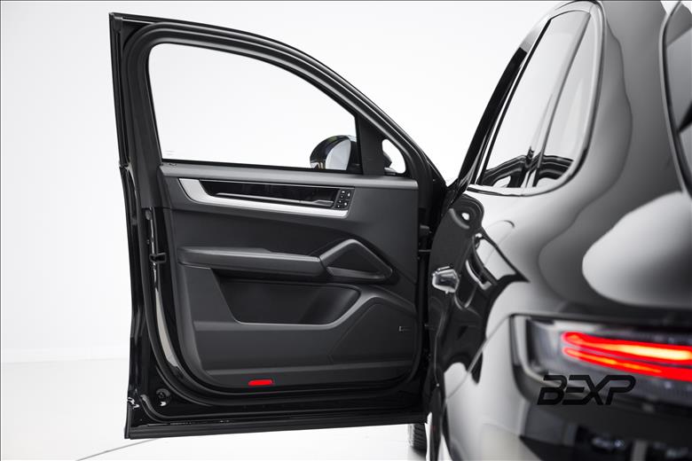 Porsche-CAYENNE-3.0 V6 E-hybrid AWD S