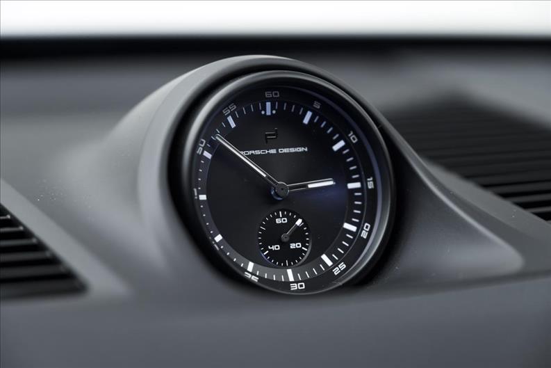 Porsche-CAYENNE-3.0 V6 E-hybrid AWD S