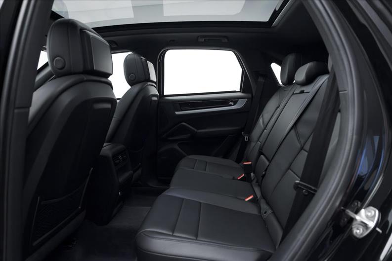 Porsche-CAYENNE-3.0 V6 E-hybrid AWD S