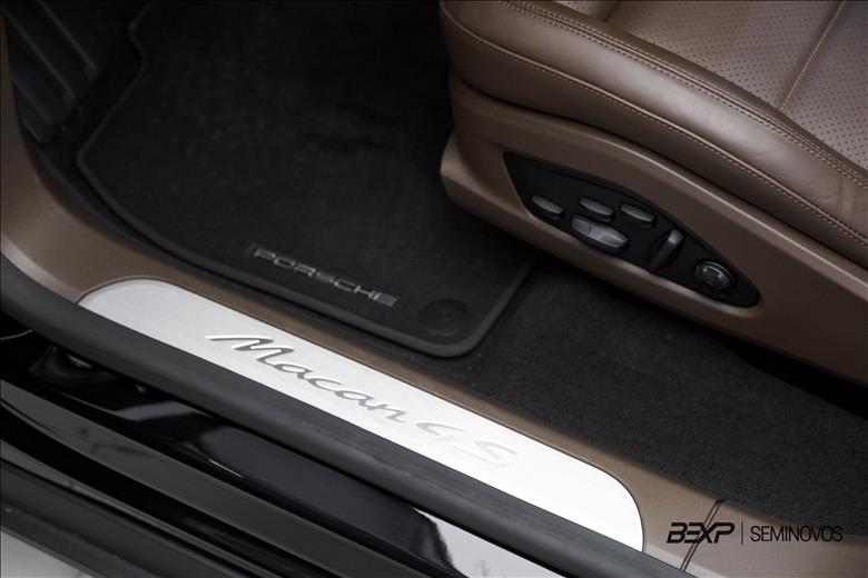 Porsche-MACAN-4s
