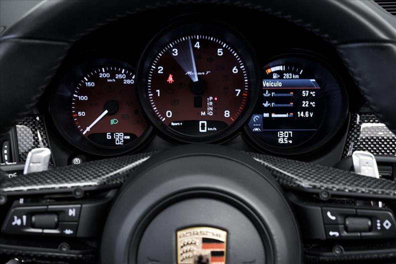 Porsche-MACAN-2.0 Turbo T