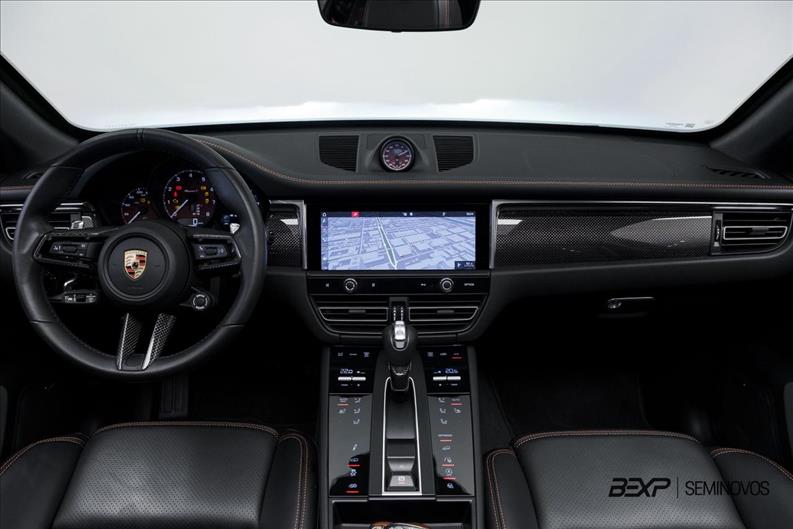 Porsche-MACAN-2.0 Turbo T