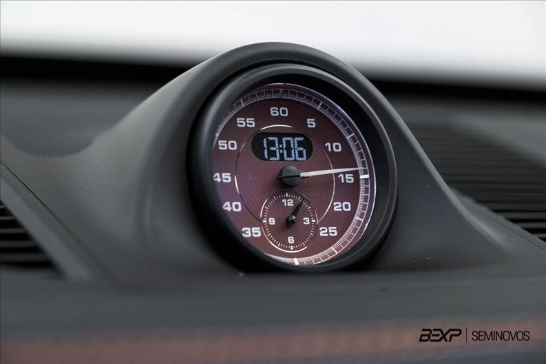 Porsche-MACAN-2.0 Turbo T