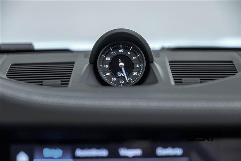 Porsche-911-3.6 24V H6 Carrera GTS