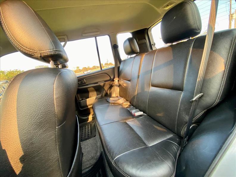 PAJERO 2.0 TR4 4X4 16V PAJERO 2.0 TR4 4X4 16V