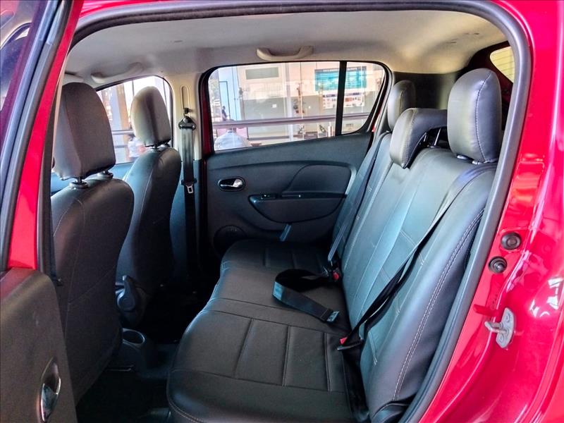  SANDERO  1.6 Stepway 8V 9