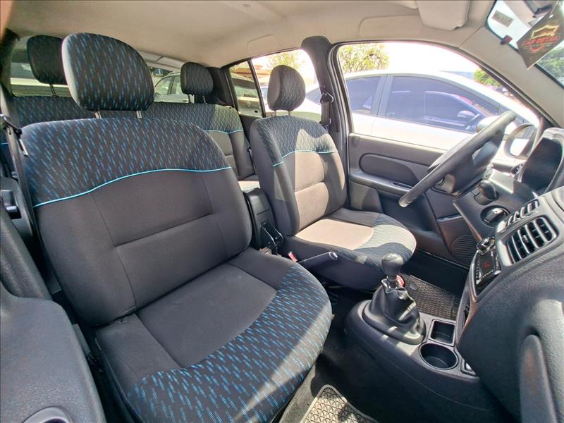  CLIO  1.0 Expression 16V 6