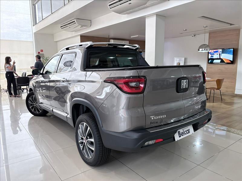  TORO  2.0 16V Turbo Volcano 4WD AT9 1