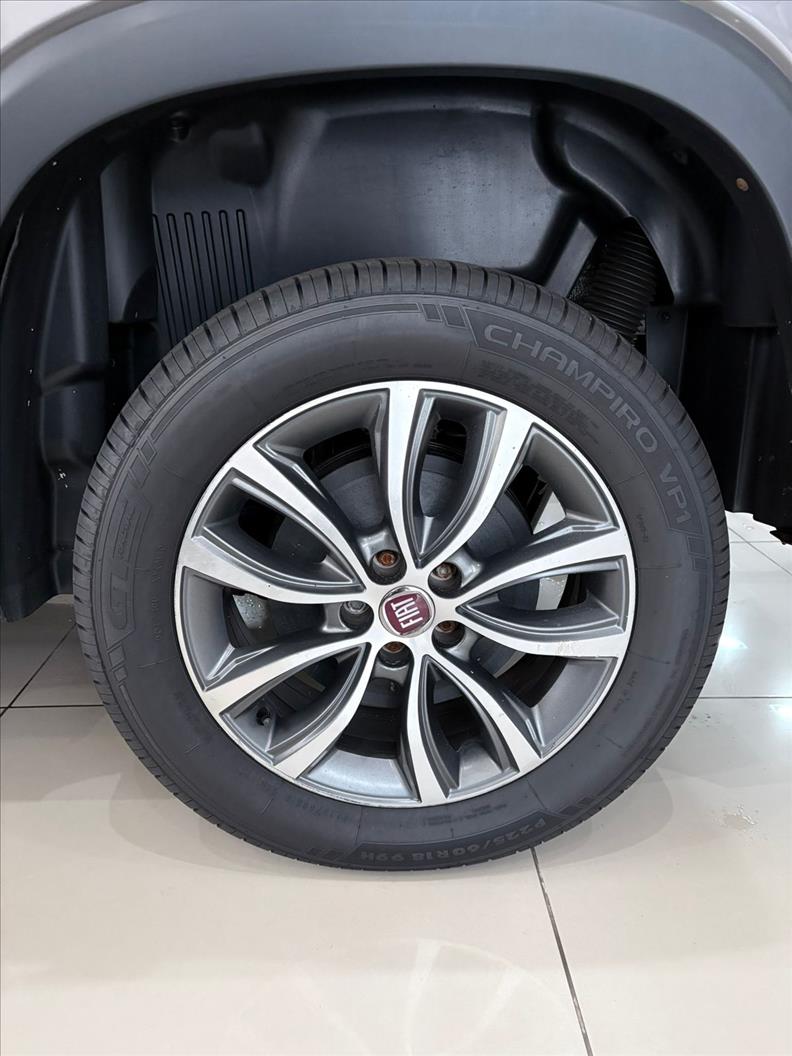  TORO  2.0 16V Turbo Volcano 4WD AT9 15