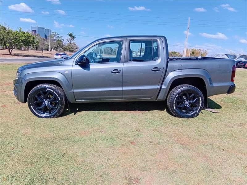 AMAROK 3.0 V6 TDI Highline Extreme CD 4motion AMAROK 3.0 V6 TDI Highline Extreme CD 4motion