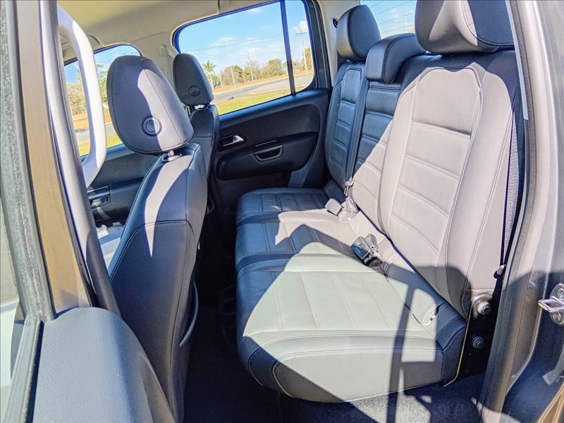 AMAROK 3.0 V6 TDI Highline Extreme CD 4motion AMAROK 3.0 V6 TDI Highline Extreme CD 4motion