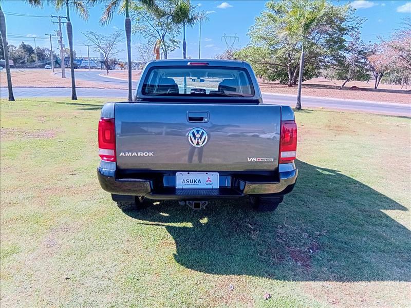 AMAROK 3.0 V6 TDI Highline Extreme CD 4motion AMAROK 3.0 V6 TDI Highline Extreme CD 4motion