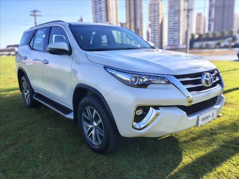  HILUX SW4  2.8 SRX 4X4 7 Lugares 16V Turbo Intercooler 0