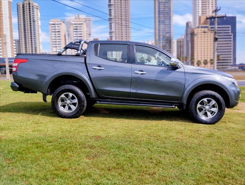  L200 TRITON  2.4 16V Turbo Sport HPE CD 4X4 1