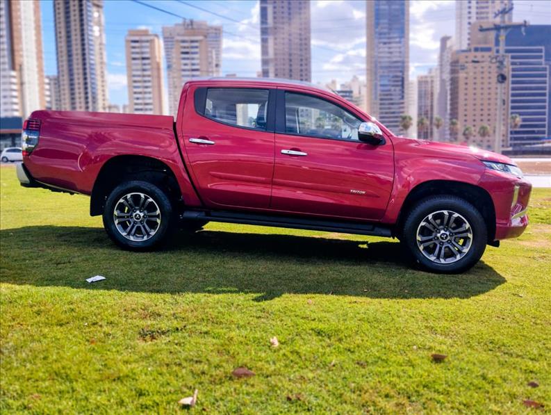  L200 TRITON  2.4 16V Turbo Sport Hpe-s CD 4X4 1