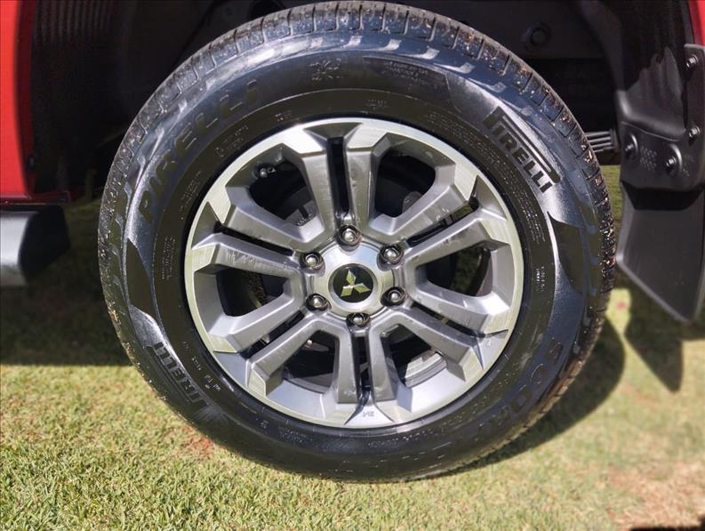  L200 TRITON  2.4 16V Turbo Sport Hpe-s CD 4X4 14