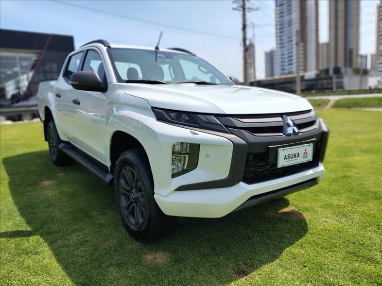  L200 TRITON  2.4 16V Turbo Sport Hpe-s CD 4X4 0