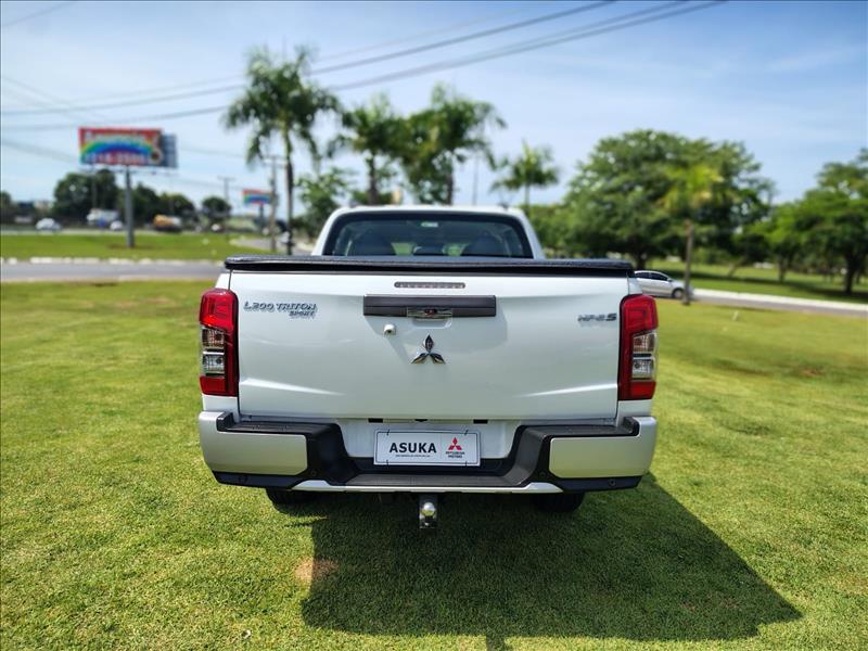  L200 TRITON  2.4 16V Turbo Sport Hpe-s CD 4X4 2