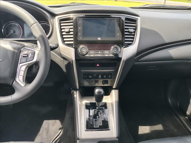  L200 TRITON  2.4 16V Turbo Sport Hpe-s CD 4X4 9