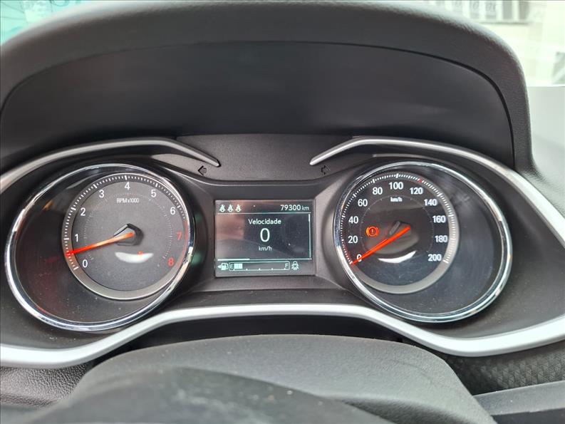  ONIX  1.0 Plus LT 11