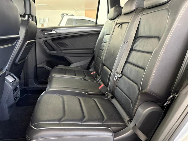 TIGUAN 2.0 350 TSI Allspace R-line 4motion TIGUAN 2.0 350 TSI Allspace R-line 4motion