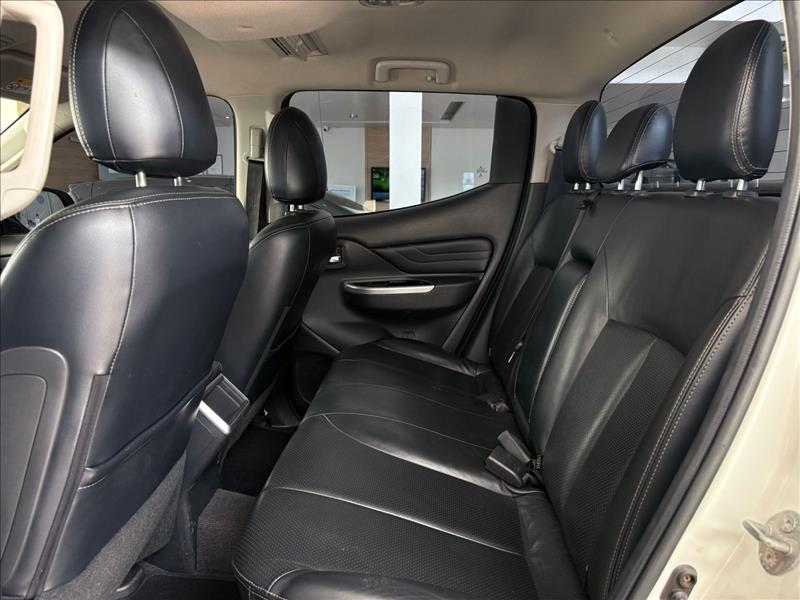  L200 TRITON  2.4 16V Turbo Sport HPE CD 4X4 9