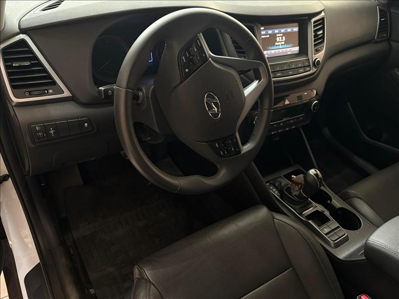  TUCSON  1.6 16V T-gdi GLS 11