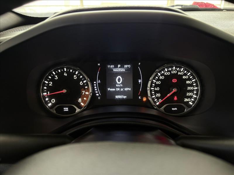  RENEGADE  1.8 16V Sport 13