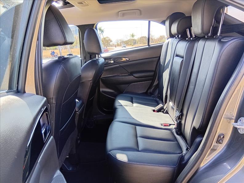  ECLIPSE CROSS  1.5 Mivec Turbo Hpe-s 6