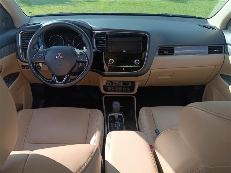  OUTLANDER  2.2 Mivec Di-d Hpe-s AWD 5