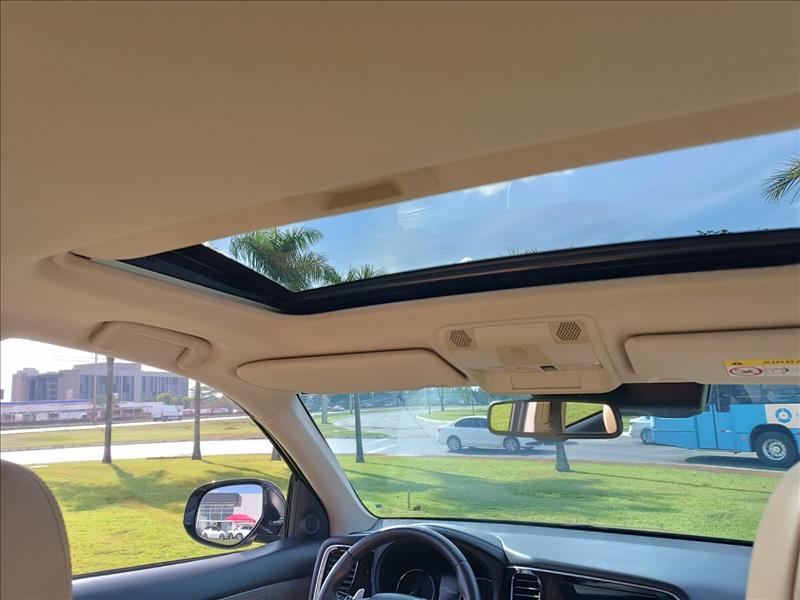  OUTLANDER  2.2 Mivec Di-d Hpe-s AWD 7