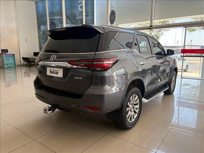  HILUX SW4  2.8 D-4d Turbo SRX 7L 4X4 