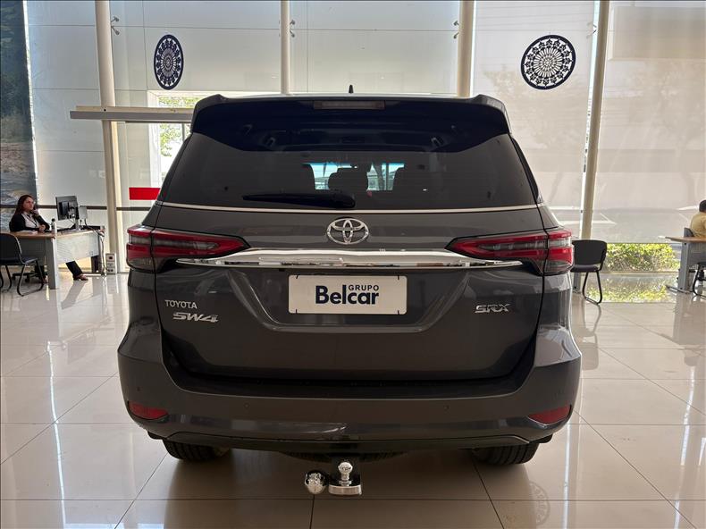  HILUX SW4  2.8 D-4d Turbo SRX 7L 4X4 
