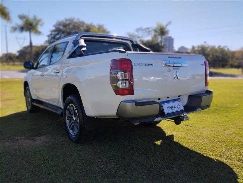  L200 TRITON  2.4 16V Turbo Sport Hpe-s CD 4X4 4