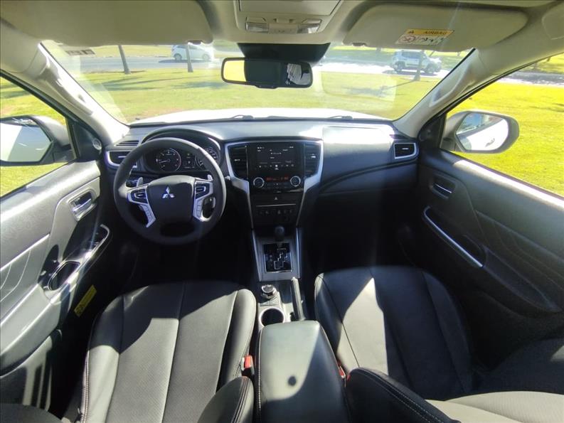  L200 TRITON  2.4 16V Turbo Sport Hpe-s CD 4X4 8