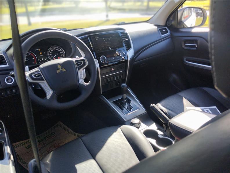  L200 TRITON  2.4 16V Turbo Sport Hpe-s CD 4X4 10