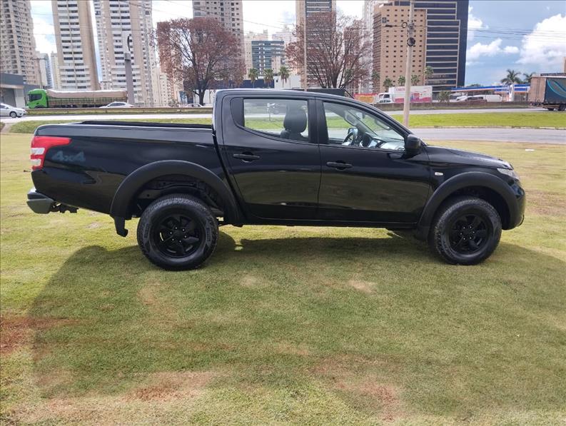  L200 TRITON  2.4 16V Turbo Outdoor GLS CD 4X4 1