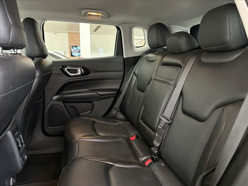  COMPASS  1.3 T270 Turbo Limited 9