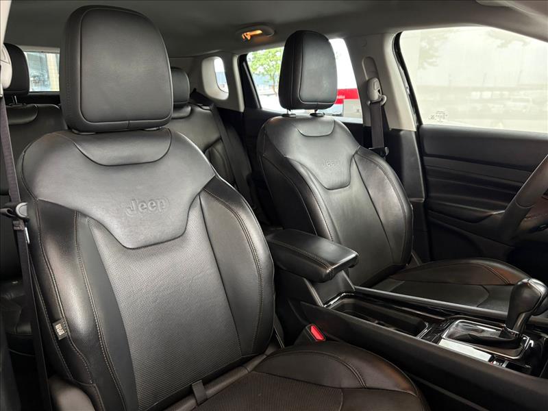  COMPASS  1.3 T270 Turbo Limited 6