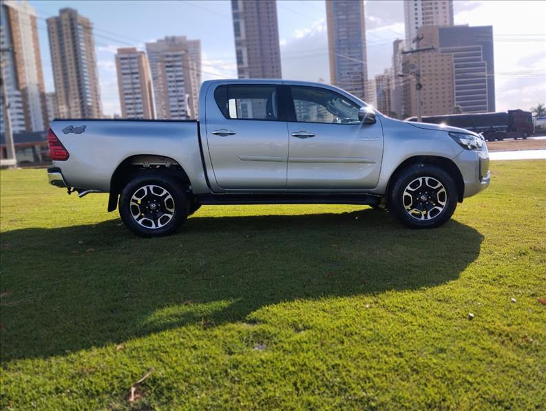  HILUX  2.7 VVT-I CD SRV 4X4 1