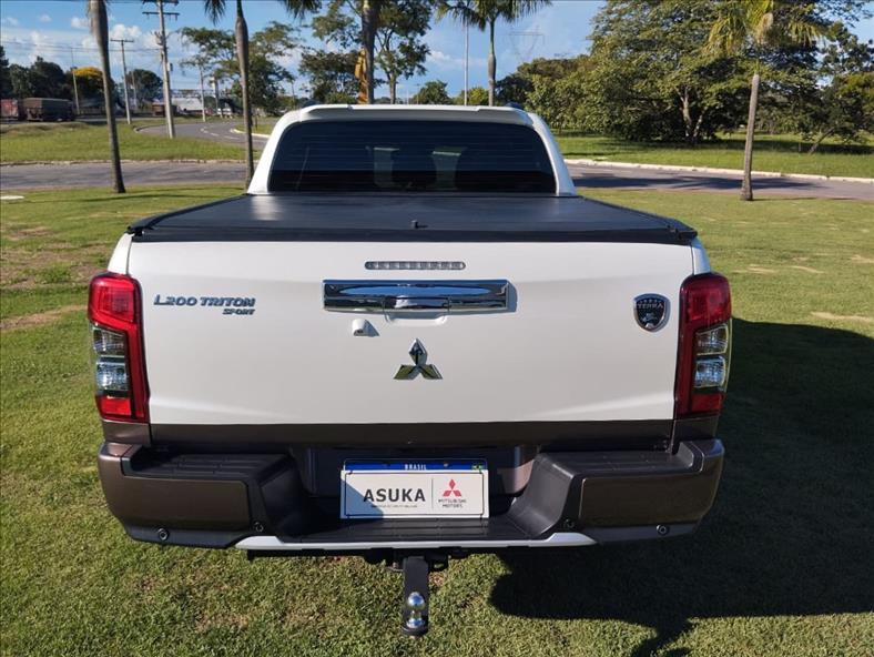  L200 TRITON  2.4 16V Turbo Sport Hpe-s Terra CD 4X4 2