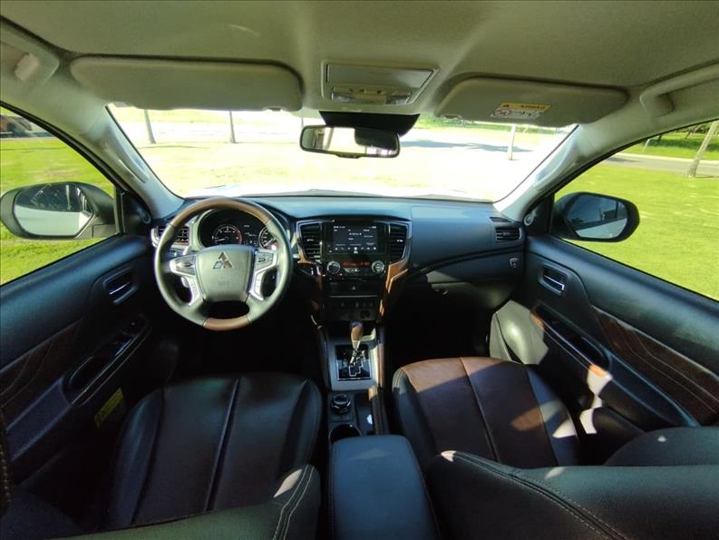  L200 TRITON  2.4 16V Turbo Sport Hpe-s Terra CD 4X4 10