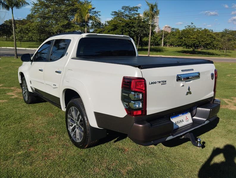  L200 TRITON  2.4 16V Turbo Sport Hpe-s Terra CD 4X4 4