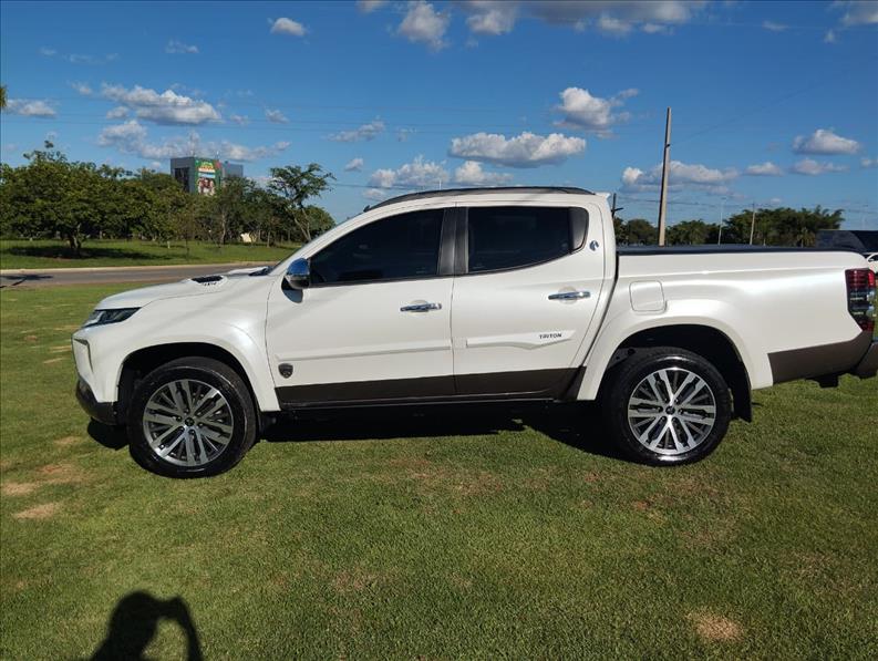  L200 TRITON  2.4 16V Turbo Sport Hpe-s Terra CD 4X4 3